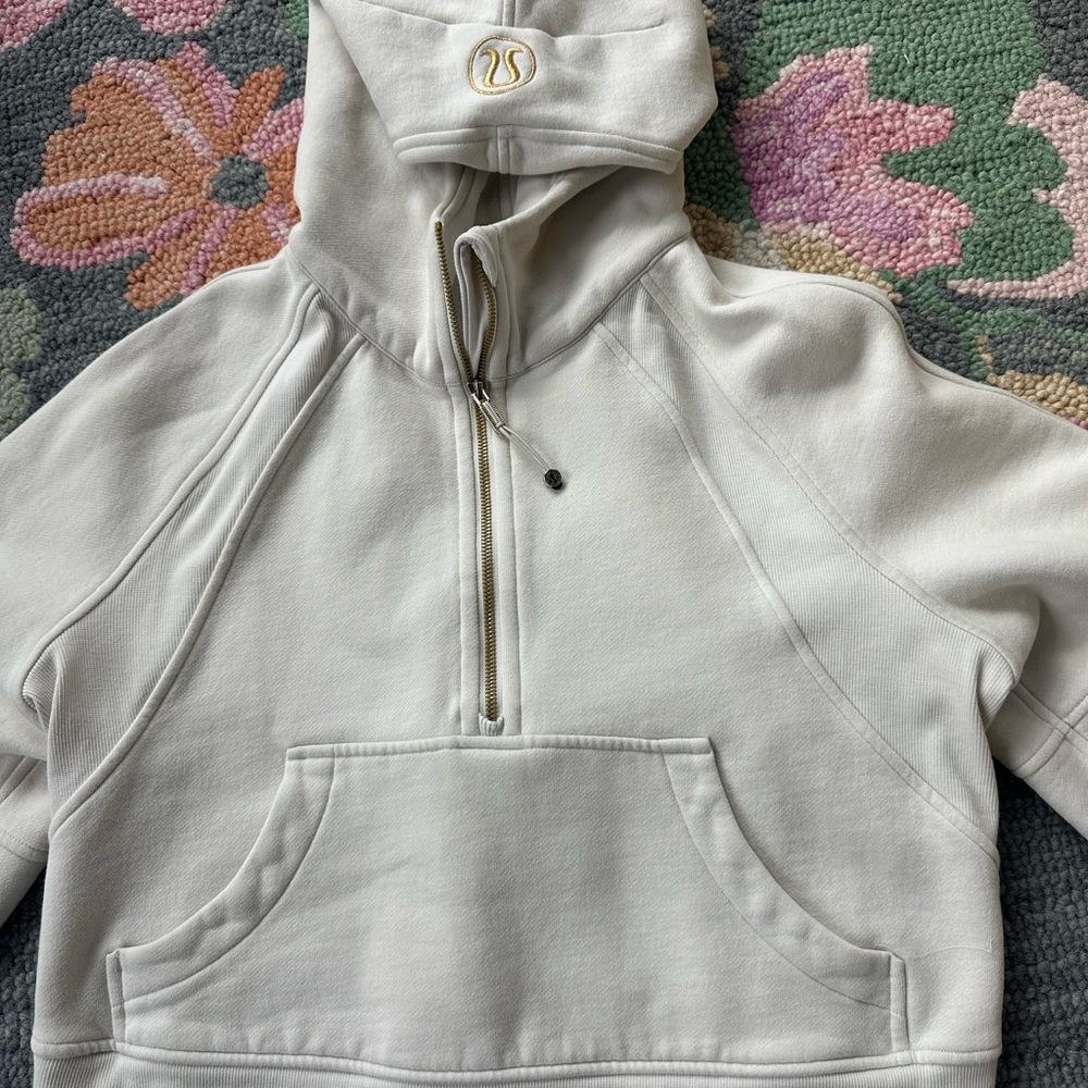 Lululemon- Light Cream Half-Zip Crop Hoodie with Gold Accents